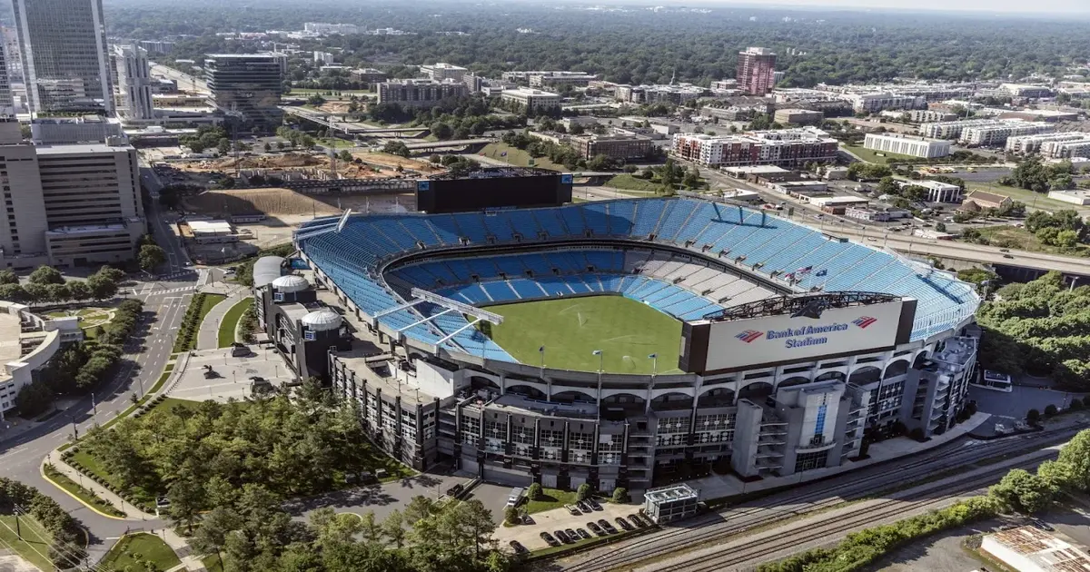 bank of america stadium ,Charlotte,Carolina,Carolina Panthers,When was Bank of America Stadium built,What teams play at Bank of America Stadium