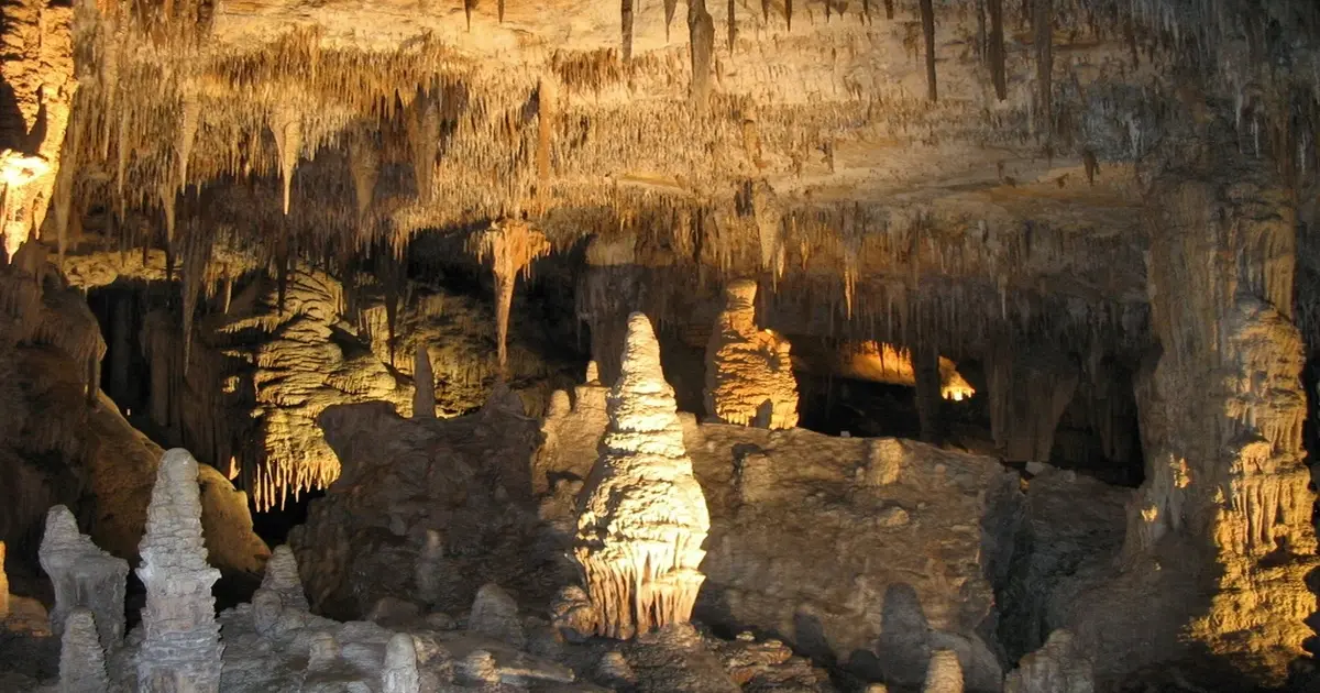 karst landscape,Australia,(U/Th)-He geochronology,Climate History,Extreme Rainfall 100,000 Years Ago