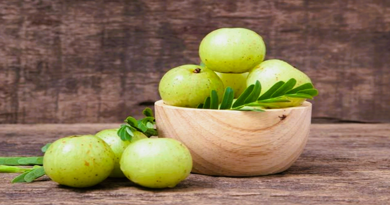 eating gooseberry ,gooseberry ,amla,eating gooseberry empty stomach,ayurveda